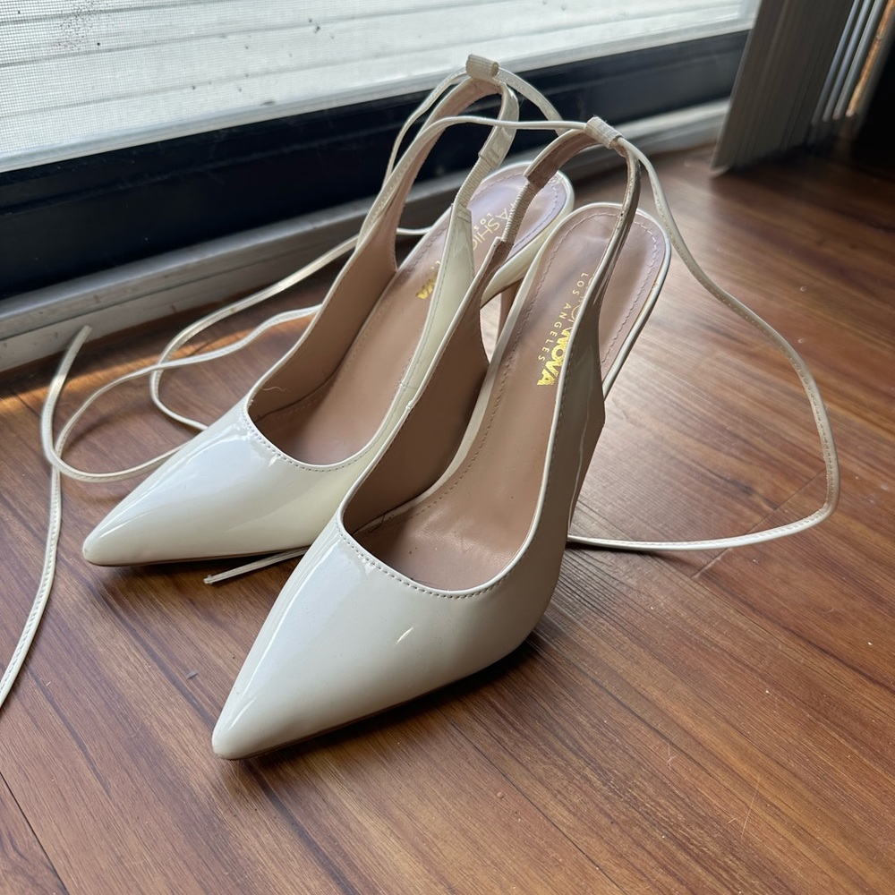 Fashion nova white wrap heels size 7.5